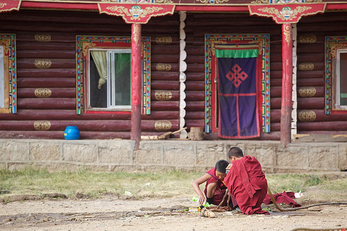 Two monks of the Rigul Shedra. Photo by Francois Henrard 2010.